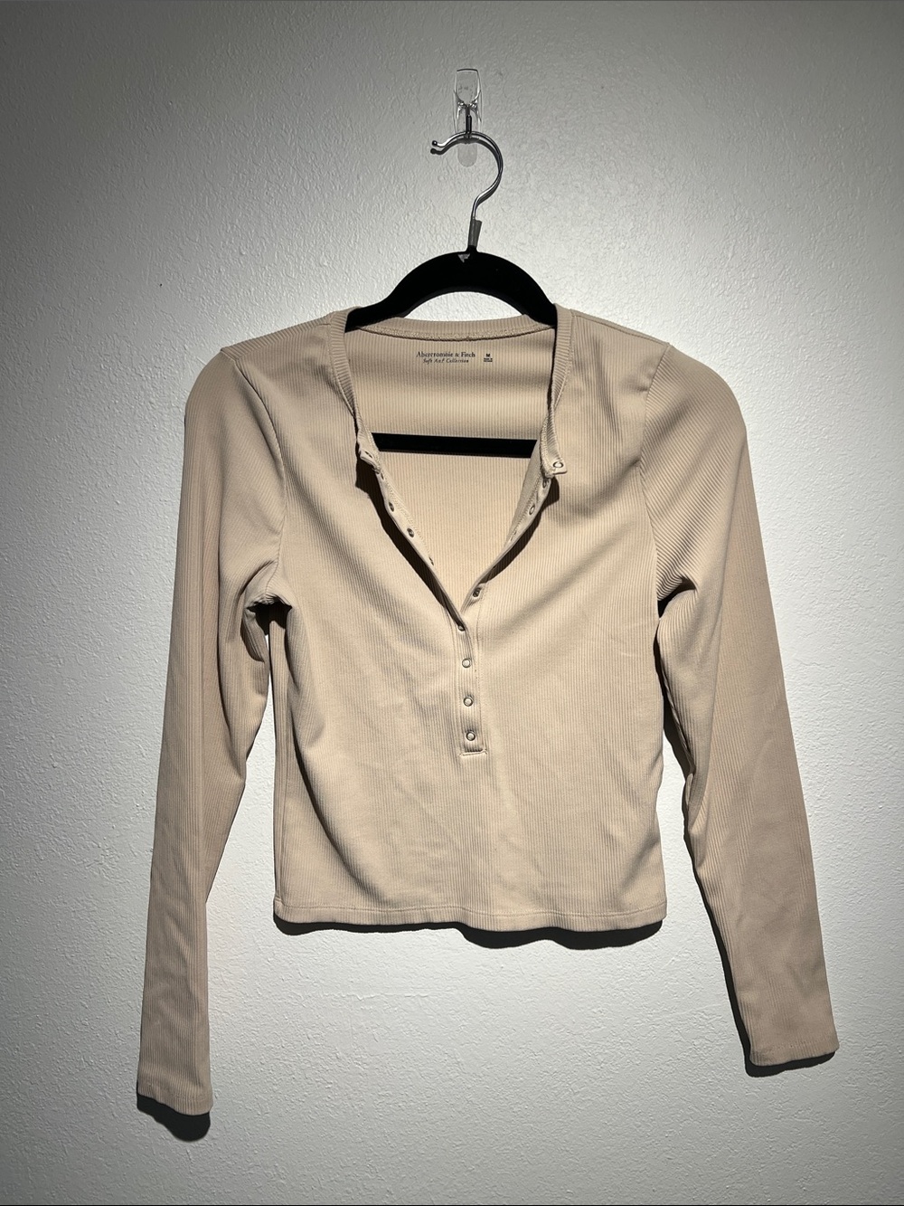 Abercrombie & Fitch Ribbed Long Sleeve Cropped Henley in Light Beige